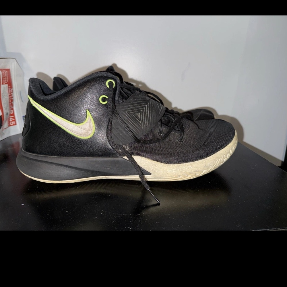 Nike Black & Lime Men's Basketball Sneakers